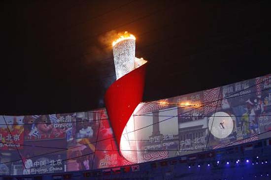 Spectacular ceremony opens Beijing Olympics