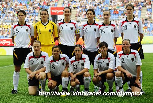 Photo taken on Aug. 9, 2008 shows the starting lineup of German women's Olympic football team before their Beijing Olympic women's football tournament Group G match against Nigeria in Shenyang, Olympic co-host city in northeast China's Liaoning Province, Aug. 9, 2008. (Xinhua/Ren Yong)