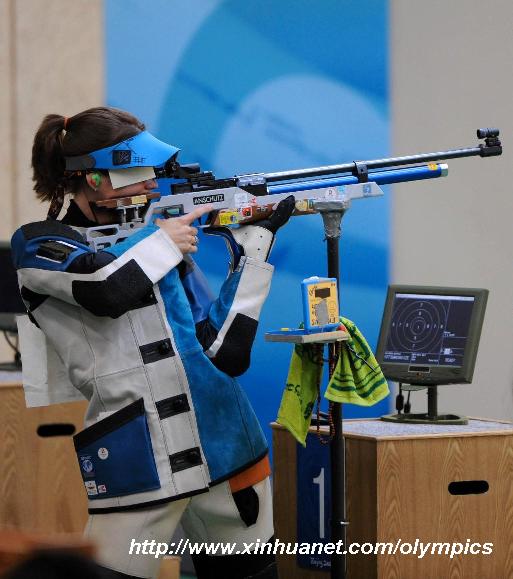 Markswoman Katerina Emmons of Czech prepares shoots during women's 10m Air rifle final of Beijing Olympic Games at Beijing Shooting Range Hall in Beijing, China, Aug. 9, 2008. Katerina Emmons won the gold medal in the event with 503.5 points. (Xinhua/Li Ga)