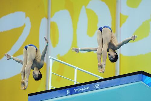 China wins 10m synchronized diving gold