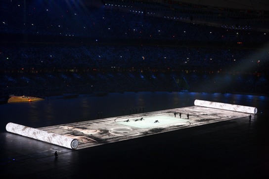 In the opening ceremony, audience in the Bird's Nest gets the chance to witness the antique Chinese art in combination with the cutting-edge science and technology.