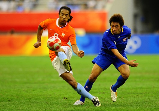 Forward Gerald Sibon duly slammed in a penalty in the second half to send the Netherlands into the quarterfinals of the men's Olympic soccer on Aug 14. The Dutch was awarded the penalty kick in the 73rd minute, after Liverpool's Ryan Babel was hauled down at the edge of the area by midfielder Keisuke Honda. [Xinhua]