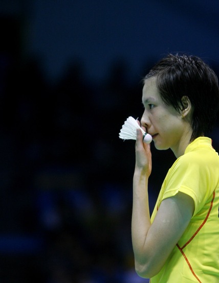 Xie Xingfang from China on August 15 checks into the final game by beating her teammate Lu Lan. Xie lost the first game at 7-21 over a slow start, but she recollected herself and won the next two games with an overwhelming predominance at 21-10, 21-12. [Xinhua]