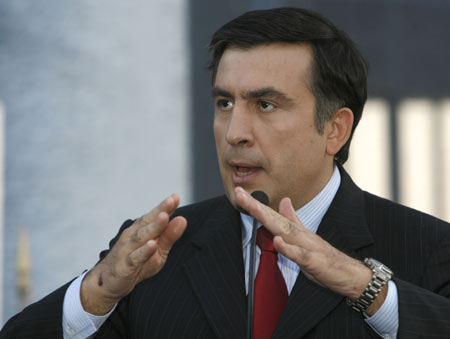 Georgia's President Mikheil Saakashvili speaks during a news briefing in Tbilisi after talks with US Secretary of State Condoleezza Rice Aug. 15, 2008. (Xinhua/Reuters Photo)