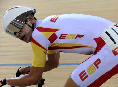 Photos: Joan Llaneras of Spain wins Cycling Track Men's Points Race gold