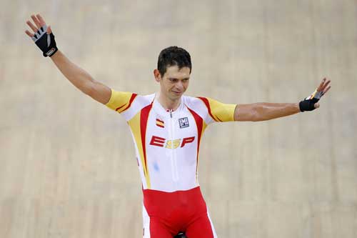 Photos: Joan Llaneras of Spain wins Cycling Track Men's Points Race gold