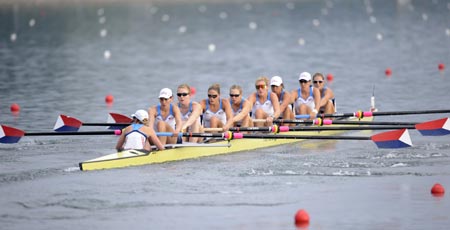 Erin Cafaro, Lindsay Shoop, Anna Goodale, Elle Logan, Anne Cummins, Susan Francia, Caroline Lind, Caryn Davies, Mary Whipple of the U.S. row strokes during Women's Eight Final A of Beijing 2008 Olympic Games rowing event at Shunyi Rowing-Canoeing Park in Beijing, China, Aug. 17, 2008. The U.S. team won the gold medal of the event. [Xinhua] 