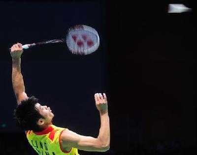 Lin Dan from China wins badminton men's singles gold