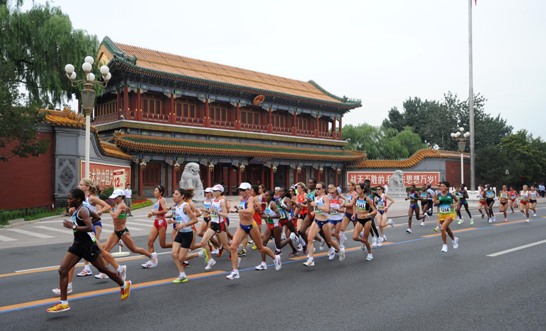 Romanian runner Constantina Tomescu added her country on August 17 a gold medal at the Beijing Olympics while Chinese Zhou Chunxiu created her country's Olympic best by getting a bronze in women's marathon. The 38-year-old Tomescu clocked 2 hours 26 minutes 44 seconds and Zhou finished in 2:27:07, or her second personal best. [Xinhua]