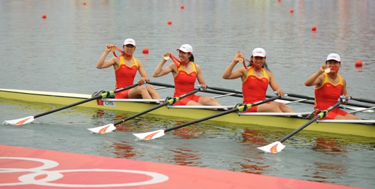 China clinched the gold medal in the Olympic event of women's quadruple sculls with a solid win on August 17, the first rowing gold medal for China in Olympic history. The Chinese crew finished the 2km race with a result of 6m16.06s some half a length ahead of the second boat. The British and German boats won the silver and bronze medals with results of 6:17.37 and 6:19.56 respectively. [Xinhua]