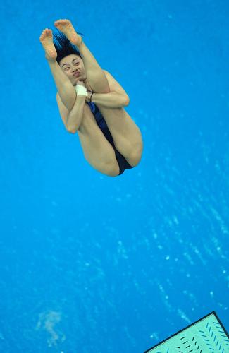 Triple Olympic champion Guo Jingjing bagged women's 3m springboard gold at Beijing Olympics on Sunday