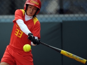 Chinese women softball suffers a 0-9 by USA