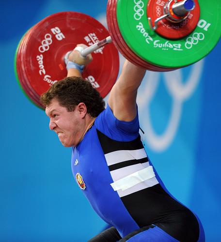 Andrei Aramnau of Belarus broke the snatch world record in the men's 105kg weightlifting final. [Xinhua]
