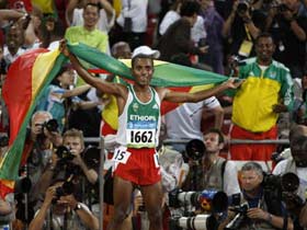 Ethiopian Bekele wins men's 10,000m race gold