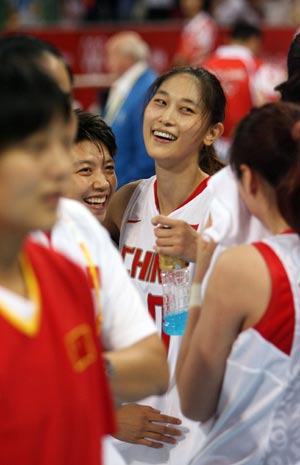 Sui Feifei of China celebrates after the match China VS Belarus in women's quartefinal of the Beijing 2008 Olympic Games Basketball event in Beijing, China, Aug. 19, 2008. China beat Belarus 77-62 and qualified the next round. 