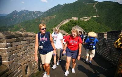 Tourists visit Mutianyu section of the Great Wall
