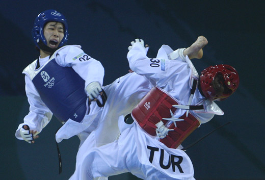 South Korea's Lim Su-jeong won the women's 57kg class taekwondo event at the Beijing Olympics on August 21 of 2008, beating Azize Tanrikulu of Turkey 1-0 in the final. [Xinhua]