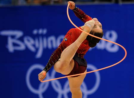 Odette Richard of South Africa competes during the rope contest of individual all-around qualification of Beijing Olympic Games gymnastics rhythmic event in Beijing, China, Aug. 21, 2008. [Chen Min/Xinhua]