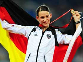 Schoneborn lifts women's modern pentathlon title