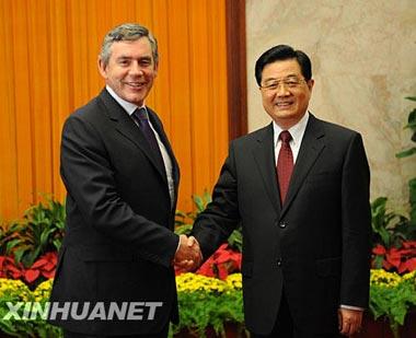 Chinese President Hu Jintao and British Prime Minister Gordon Brown explored room for further cooperation in Games-related issues and other fields. 