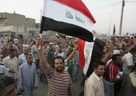 Demonstrators take to the streets in Sadr City to protest the visit of US Secretary of State Condoleezza Rice, in Baghdad August 21, 2008. (Xinhua/Reuters Photo)
