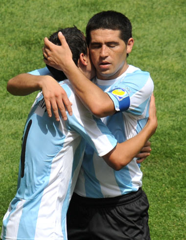 Athens 2004 gold medalist Argentina beat Nigeria 1-0 in the final of the Olympic Men's Football Tournament. 