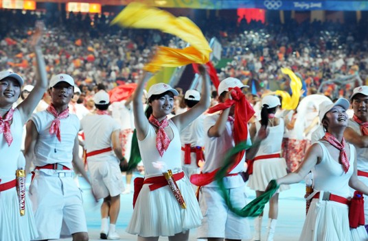 Dashy performers at the ceremony [Xinhua]