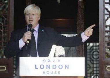 London's Mayor Boris Johnson gestures during his speech at the London House in Beijing August 22, 2008. [Jason Lee/REUTERS]