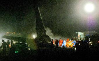  At least 25 passengers survived the crash of a Boeing-737 passenger jet near Bishkek, capital of Central Asia's Kyrgyzstan on Sunday, Kyrgyz Emergency Minister Kamchibek Tashiyev said.[Xinhua]