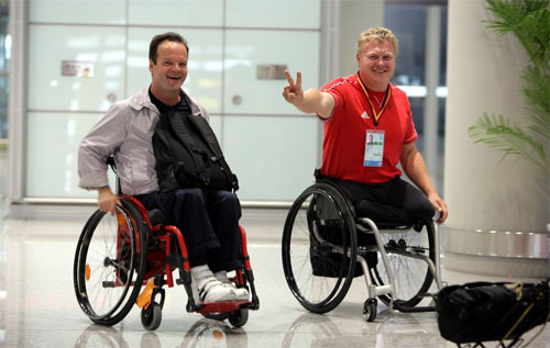 组German Paralympians participating in the Beijing Paralympic Games arrive at the Beijing International airport on Aug. 26, 2008. 