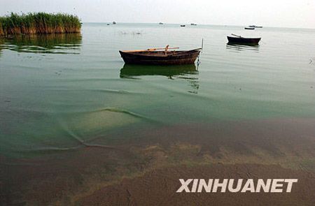 The picture taken on June 4, 2008 shows the Nangeng section of the Chaohu Lake in Anhui Province. 