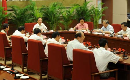 Chinese Premier Wen Jiaobao presides over a meeting on education in Beijing, capital of China, August 29, 2008.