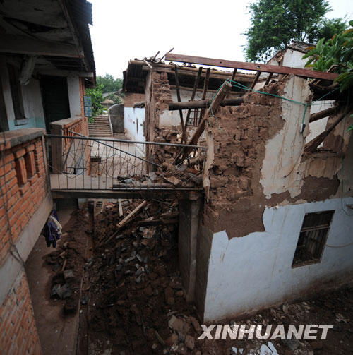    Two more deaths were reported Monday afternoon in Huili County, bringing the death toll from the 6.1-magnitude quake that struck southwest China's Sichuan and Yunnan provinces on Saturday to 40, according to local authorities.   
