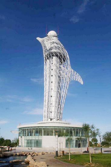 China's tallest meteorological tower, the 'Bihaimingzhu', is shown in this photo published on September 3, 2008. [China Foto Press] 