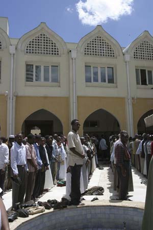 Muslim worshippers prepare for prayer at the Jamia Mosque on the first Friday of Ramadan in Nairobi, September 5, 2008. Muslims around the world abstain from drinking and sexual relation from sunrise to sunset during the Ramadan, the holiest month in the Islamic calendar.