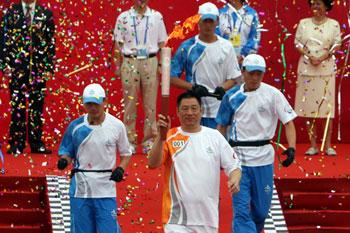 Paralympic torch is passing through Beijing.