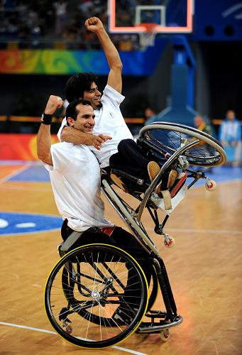 Iran crushes S. Africa in opener of men's wheelchair basketball. [Xinhua] 