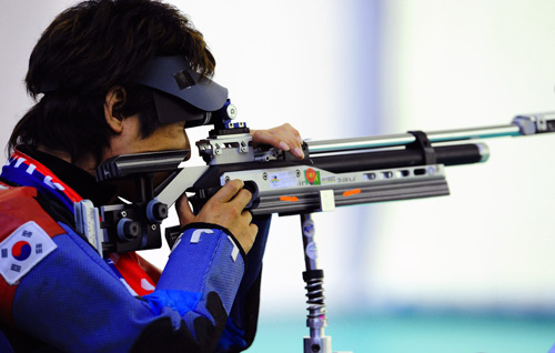 Photos: ROK's Lee Ji-seok wins Mixed R5-10m Air Rifle Prone SH2 gold