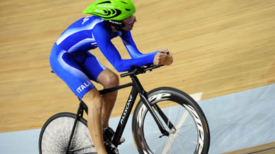 Paolo Vigano wins Men's Individual Pursuit (LC 4) gold