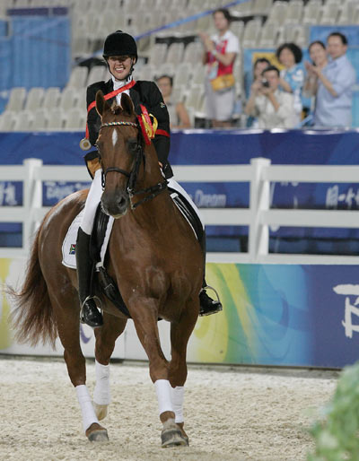South African rider Johnson Philippa won Individual Championship Grade IV gold medal in Beijing 2008 Paralympic Games at the Shatin Equestrian Venue in Hong Kong.[Xinhua]