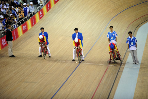 Photos: Great Britain wins Men's Team Sprint LC1-4 CP3/4 gold