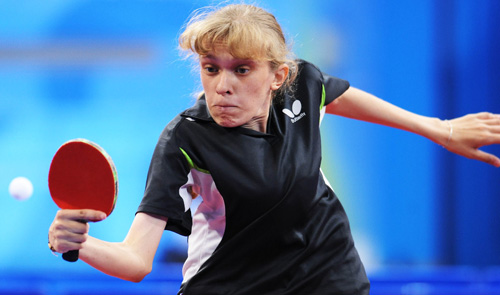 Natalia Martyasheva returns a shot.[Xinhua]
