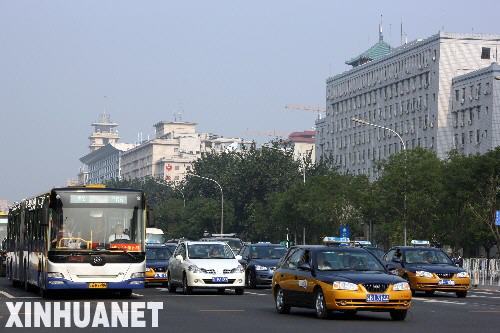 The odd-even license plate rule brought in to keep cars off the streets of Beijing during the Olympic Games has greatly improved the air quality of the city.