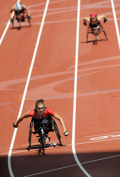 Photos: Michelle Stilwell wins Women's 200m T52 gold