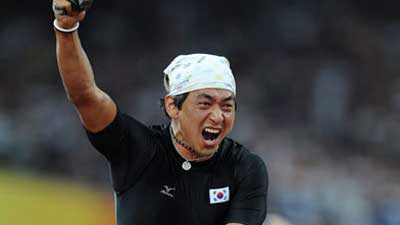 ROK's Hong Suk-man claims title of of Men's 400m T53