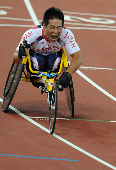 Photos: Tomoya Ito of Japan wins Men's 400m-T52 gold