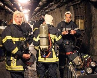 Passenger rail service through the Channel Tunnel would 'very probably' resume Saturday, two days after fire closed the undersea link between Britain and mainland Europe, Eurotunnel said Friday. Duration: 01:34[AFPTV] 