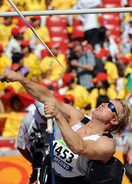 Markku Niinimaki of Finland competes during the men&apos;s javelin throw F53/54 final at the National Stadium，also known as the Bird&apos;s Nest，during the Beijing 2008 Paralympic Games in Beijing, China, Sept. 12, 2008. Niinimaki claimed the title with 29.33 meters. (Xinhua/Wang Song) 