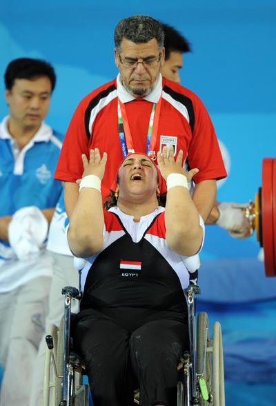 Photos: Lin Tzu-hui of Chinese Taipei wins Women's 75kg Powerlifting gold