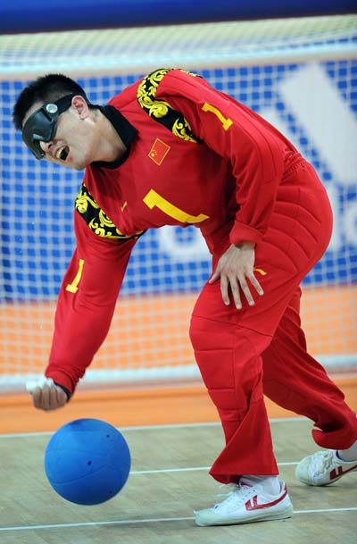 Yao Yongquan of China saves the ball.[Xinhua]